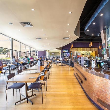 Nightcap At Sandown Park Hotel Noble Park Exterior foto