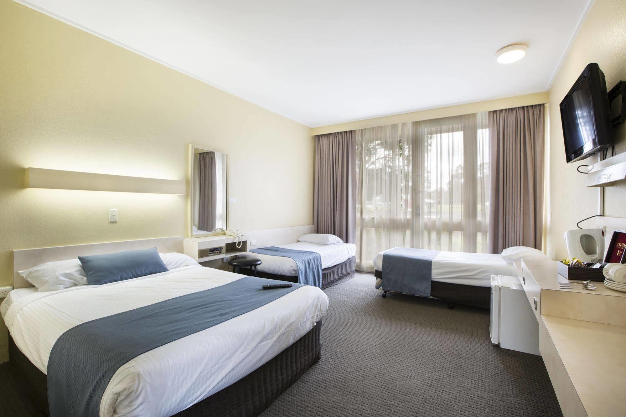 Nightcap At Sandown Park Hotel Noble Park Exterior foto